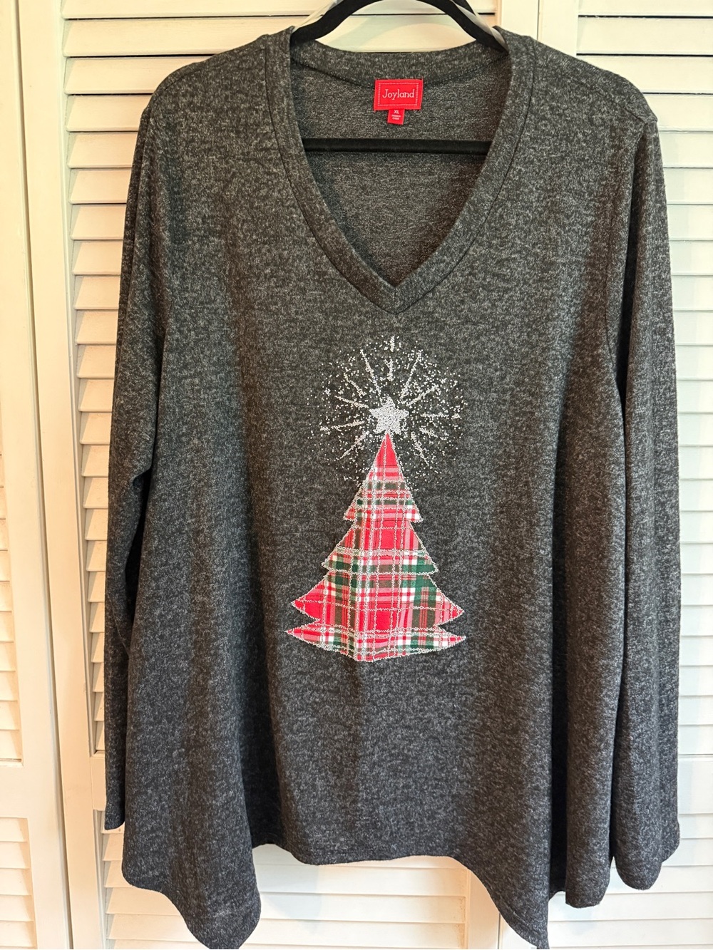 Joyland Gray V-Neck Plaid Tree Holiday Tunic